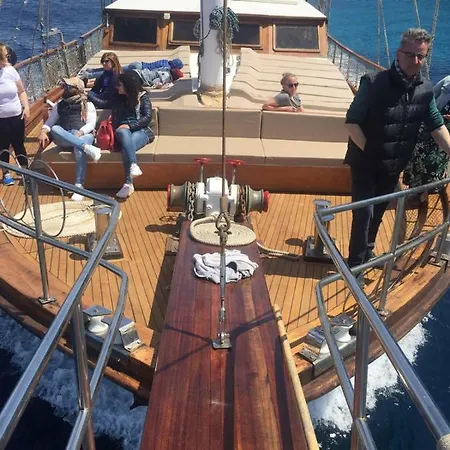 Botel Caicco Capo Galera